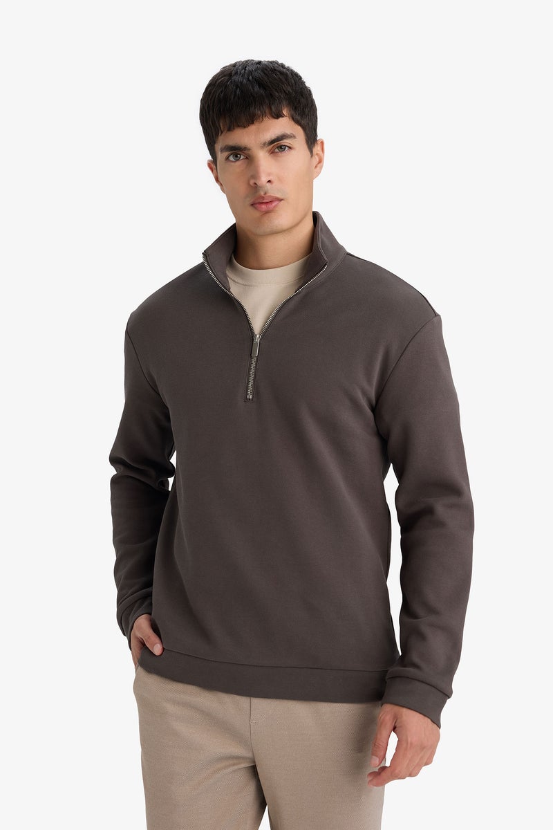 ديفاكتو سويت شيرت قصة عادية وياقة عالية - Image 3